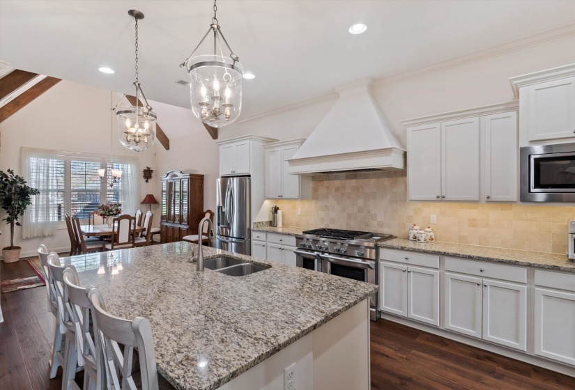 202 CHADWICK WOODS LN, Collierville, Tennessee 38017, 4 Bedrooms Bedrooms, 9 Rooms Rooms,3 BathroomsBathrooms,Residential,For Sale,CHADWICK WOODS,10223376