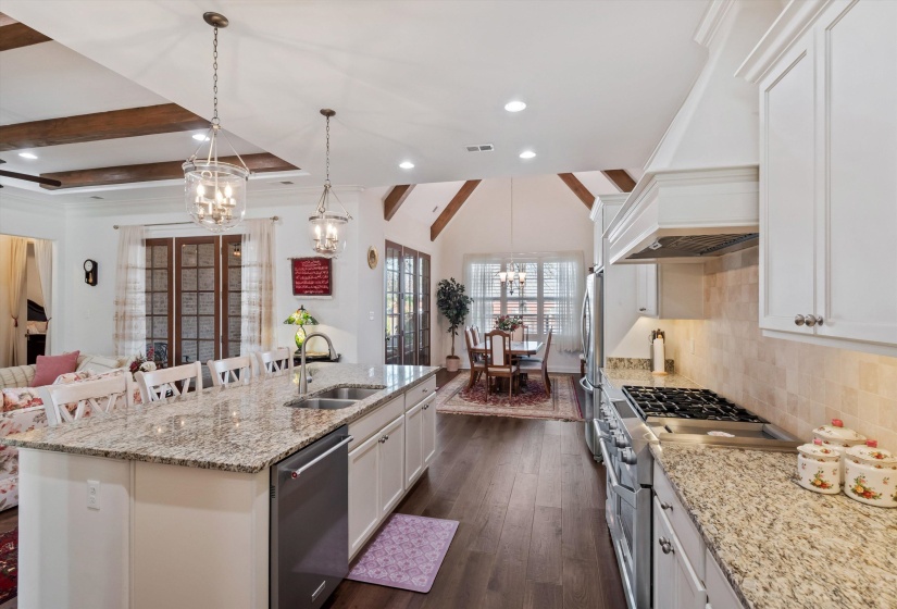 202 CHADWICK WOODS LN, Collierville, Tennessee 38017, 4 Bedrooms Bedrooms, 9 Rooms Rooms,3 BathroomsBathrooms,Residential,For Sale,CHADWICK WOODS,10223376