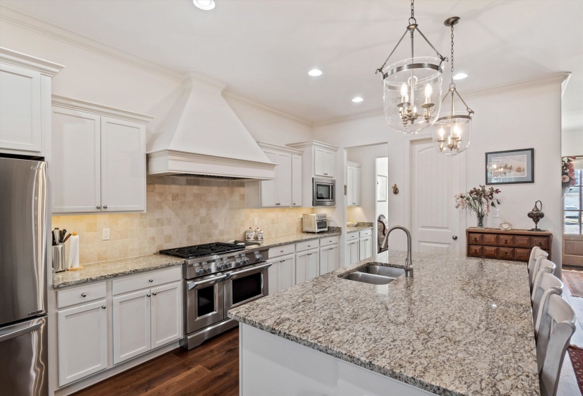 202 CHADWICK WOODS LN, Collierville, Tennessee 38017, 4 Bedrooms Bedrooms, 9 Rooms Rooms,3 BathroomsBathrooms,Residential,For Sale,CHADWICK WOODS,10223376