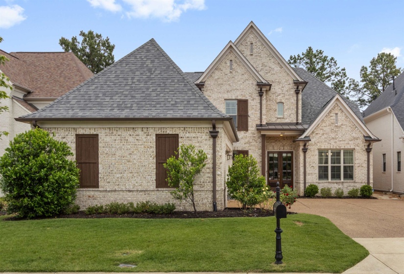 202 CHADWICK WOODS LN, Collierville, Tennessee 38017, 4 Bedrooms Bedrooms, 9 Rooms Rooms,3 BathroomsBathrooms,Residential,For Sale,CHADWICK WOODS,10223376