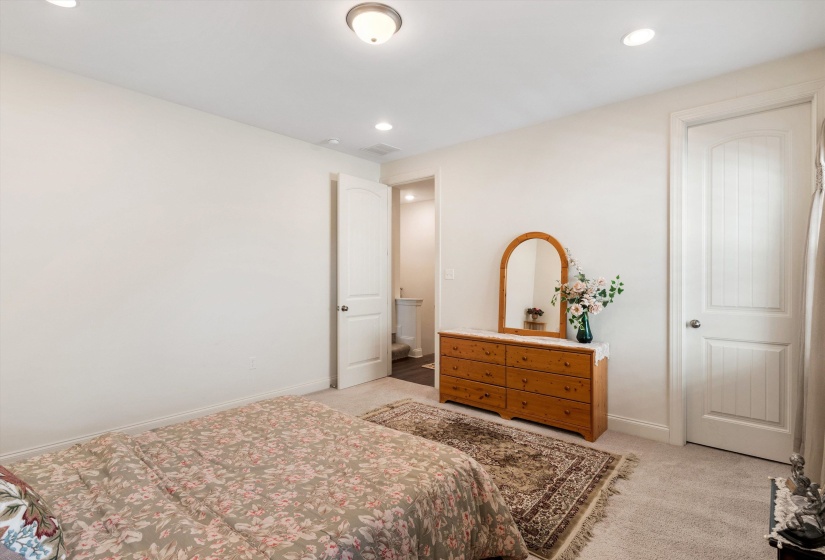 202 CHADWICK WOODS LN, Collierville, Tennessee 38017, 4 Bedrooms Bedrooms, 9 Rooms Rooms,3 BathroomsBathrooms,Residential,For Sale,CHADWICK WOODS,10223376