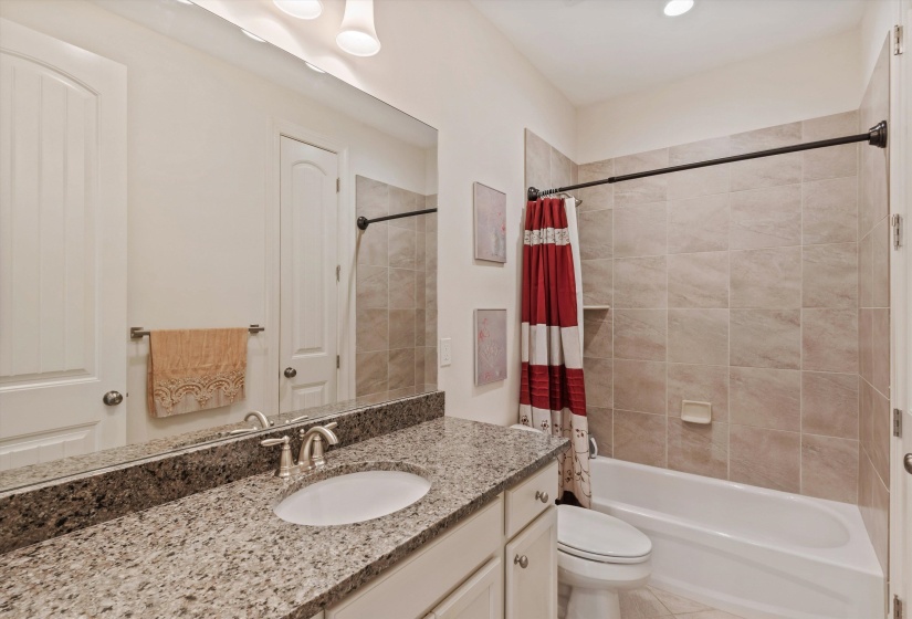 202 CHADWICK WOODS LN, Collierville, Tennessee 38017, 4 Bedrooms Bedrooms, 9 Rooms Rooms,3 BathroomsBathrooms,Residential,For Sale,CHADWICK WOODS,10223376