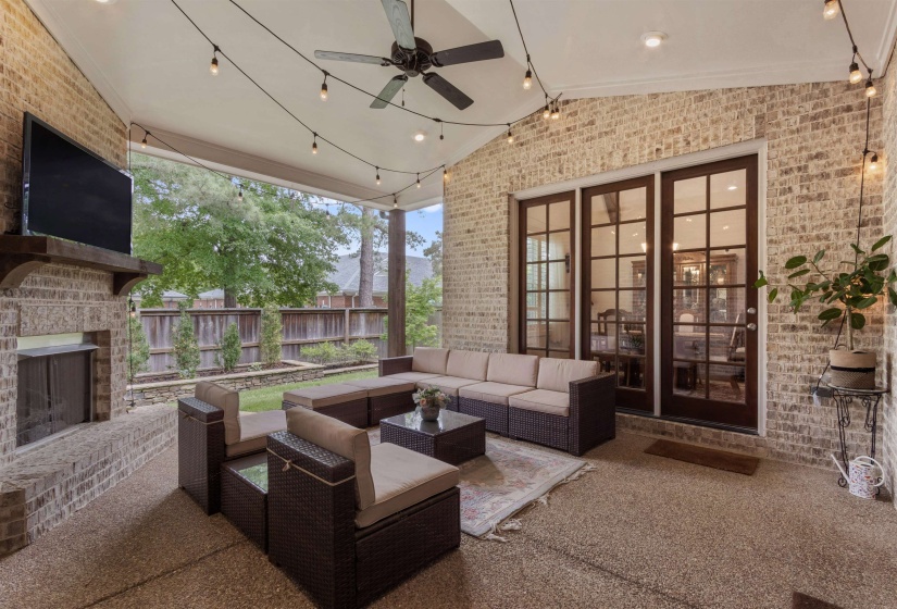 202 CHADWICK WOODS LN, Collierville, Tennessee 38017, 4 Bedrooms Bedrooms, 9 Rooms Rooms,3 BathroomsBathrooms,Residential,For Sale,CHADWICK WOODS,10223376