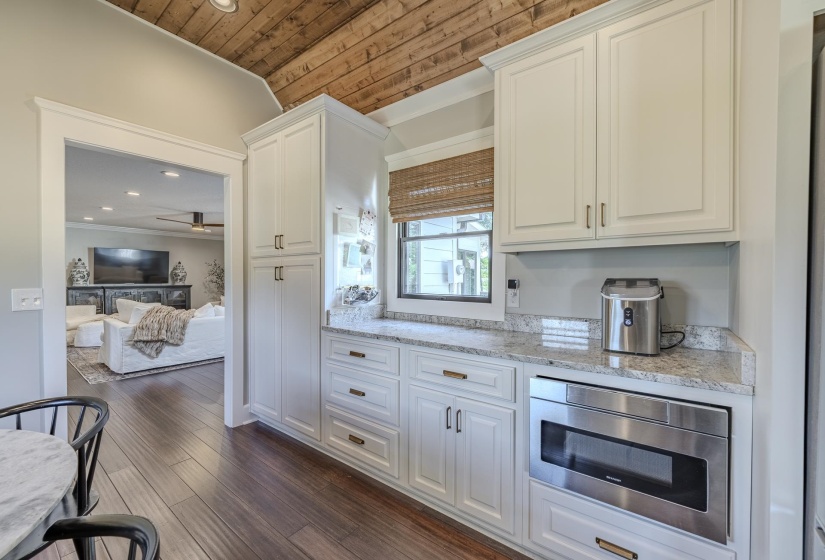 485 POPLAR ST, Savannah, Tennessee 38372, 3 Bedrooms Bedrooms, 10 Rooms Rooms,2.1 BathroomsBathrooms,Residential,For Sale,POPLAR,10223377