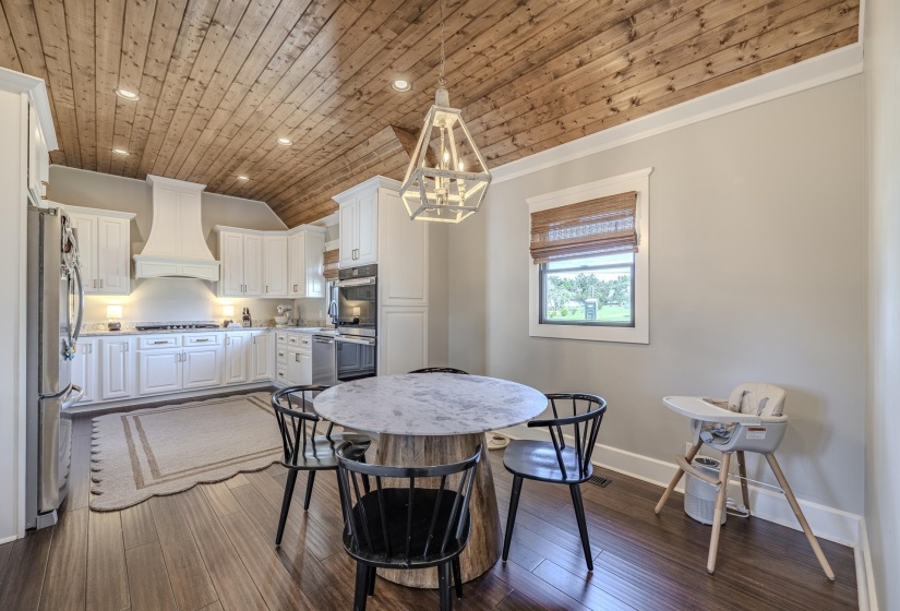 485 POPLAR ST, Savannah, Tennessee 38372, 3 Bedrooms Bedrooms, 10 Rooms Rooms,2.1 BathroomsBathrooms,Residential,For Sale,POPLAR,10223377