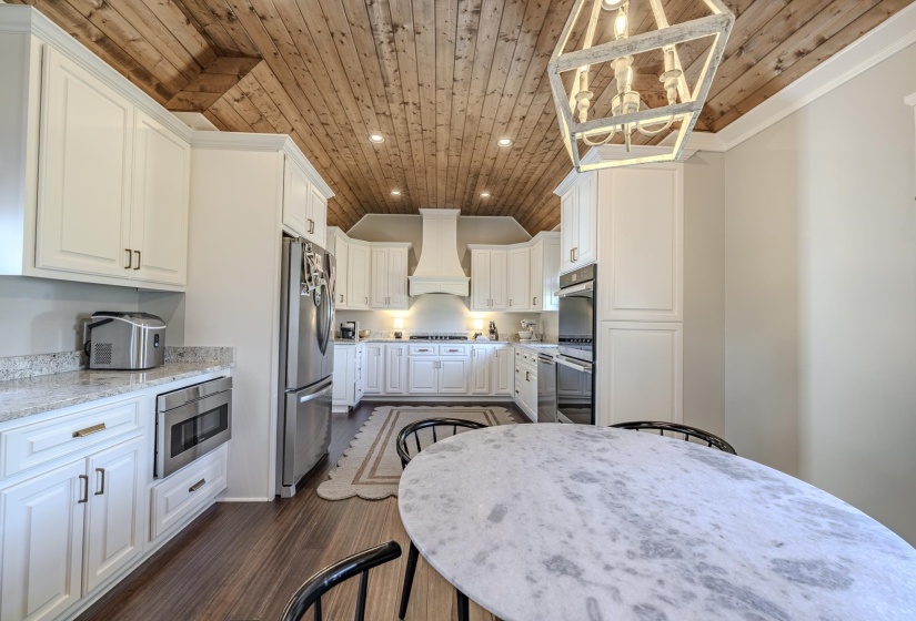 485 POPLAR ST, Savannah, Tennessee 38372, 3 Bedrooms Bedrooms, 10 Rooms Rooms,2.1 BathroomsBathrooms,Residential,For Sale,POPLAR,10223377