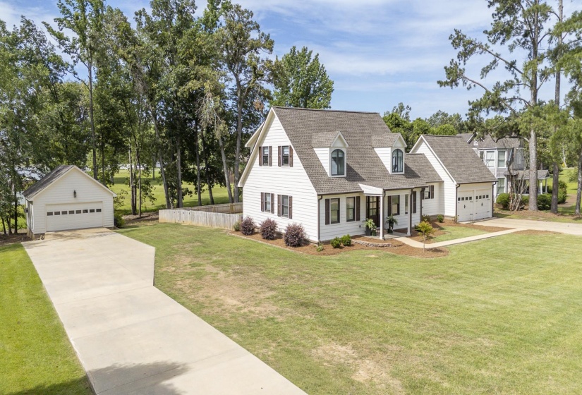 485 POPLAR ST, Savannah, Tennessee 38372, 3 Bedrooms Bedrooms, 10 Rooms Rooms,2.1 BathroomsBathrooms,Residential,For Sale,POPLAR,10223377