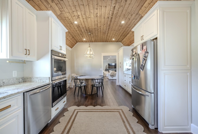 485 POPLAR ST, Savannah, Tennessee 38372, 3 Bedrooms Bedrooms, 10 Rooms Rooms,2.1 BathroomsBathrooms,Residential,For Sale,POPLAR,10223377