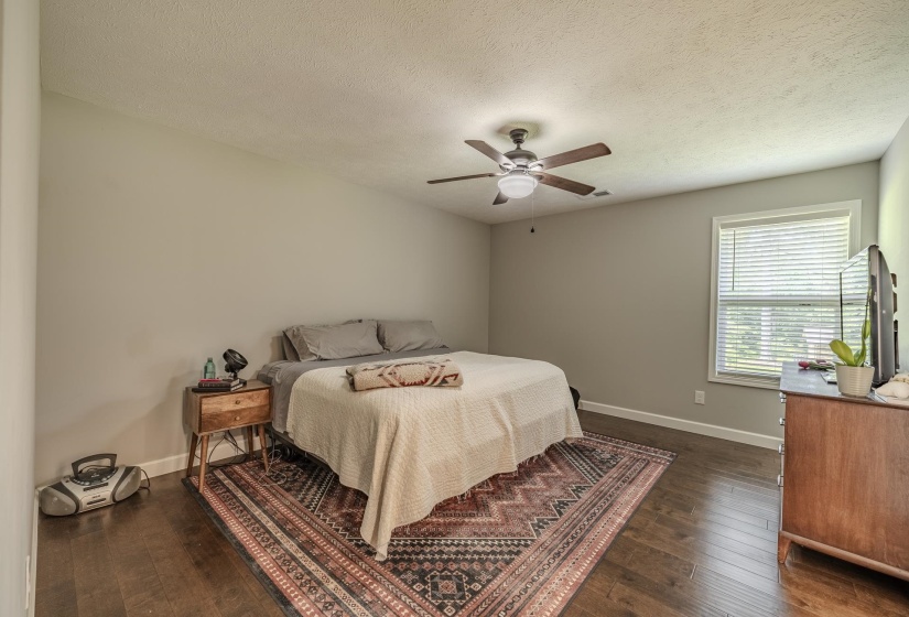 500 BOUNCE DR, Savannah, Tennessee 38372, 3 Bedrooms Bedrooms, 7 Rooms Rooms,2 BathroomsBathrooms,Residential,For Sale,BOUNCE,10223379