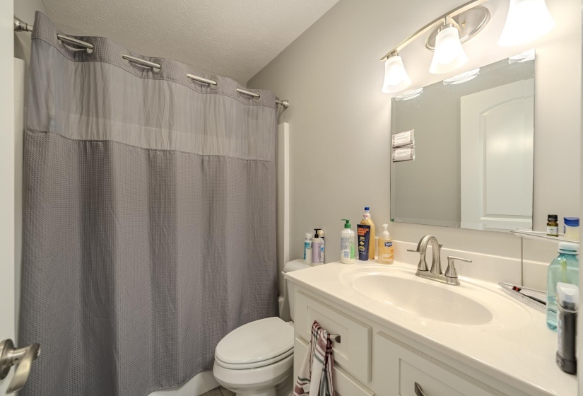 500 BOUNCE DR, Savannah, Tennessee 38372, 3 Bedrooms Bedrooms, 7 Rooms Rooms,2 BathroomsBathrooms,Residential,For Sale,BOUNCE,10223379