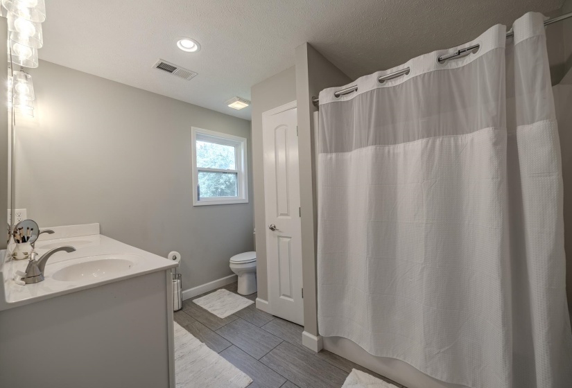 500 BOUNCE DR, Savannah, Tennessee 38372, 3 Bedrooms Bedrooms, 7 Rooms Rooms,2 BathroomsBathrooms,Residential,For Sale,BOUNCE,10223379