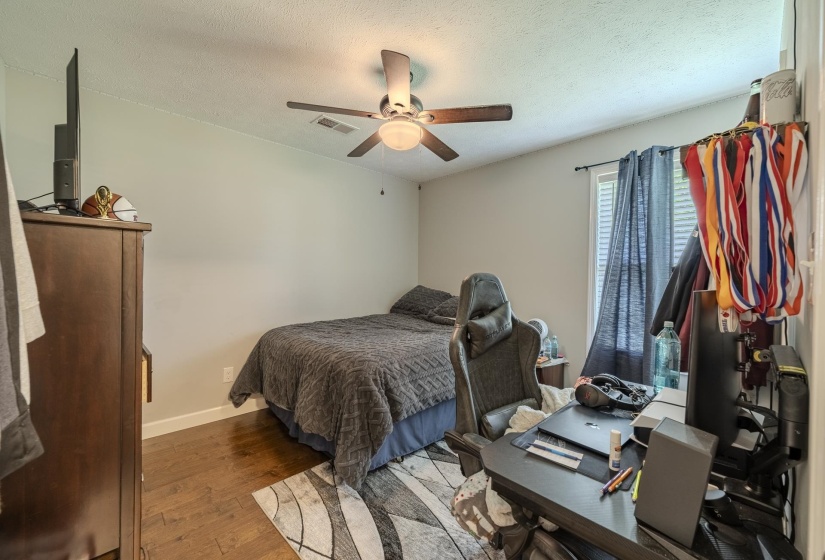 500 BOUNCE DR, Savannah, Tennessee 38372, 3 Bedrooms Bedrooms, 7 Rooms Rooms,2 BathroomsBathrooms,Residential,For Sale,BOUNCE,10223379