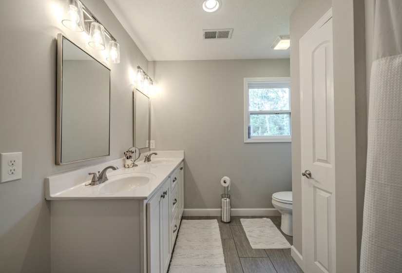 500 BOUNCE DR, Savannah, Tennessee 38372, 3 Bedrooms Bedrooms, 7 Rooms Rooms,2 BathroomsBathrooms,Residential,For Sale,BOUNCE,10223379