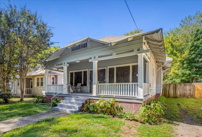 View of front of property featuring a porch