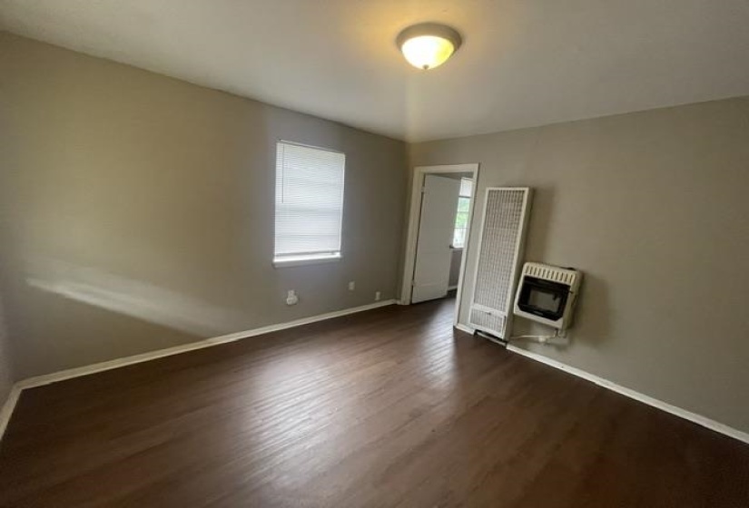 2861 NATHAN AVE, Memphis, Tennessee 38112-3411, 2 Bedrooms Bedrooms, 6 Rooms Rooms,1 BathroomBathrooms,Rental Properties,For Sale,NATHAN,10223394