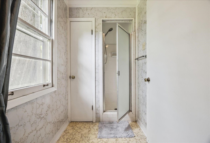 5021 SEQUOIA AVE, Memphis, Tennessee 38117, 3 Bedrooms Bedrooms, 6 Rooms Rooms,2 BathroomsBathrooms,Residential,For Sale,SEQUOIA,10223387