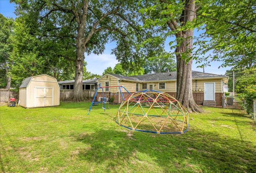 5021 SEQUOIA AVE, Memphis, Tennessee 38117, 3 Bedrooms Bedrooms, 6 Rooms Rooms,2 BathroomsBathrooms,Residential,For Sale,SEQUOIA,10223387