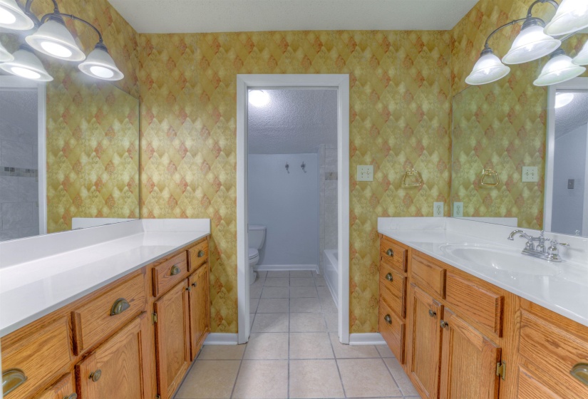 4756 EAGLE CREST DR, Memphis, Tennessee 38117, 2 Bedrooms Bedrooms, 4 Rooms Rooms,1.1 BathroomsBathrooms,Residential,For Sale,EAGLE CREST,10223392