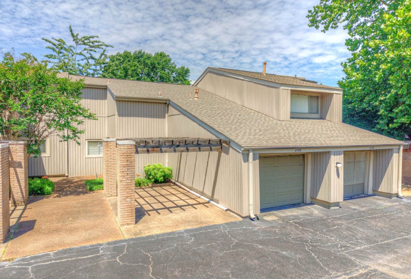 4756 EAGLE CREST DR, Memphis, Tennessee 38117, 2 Bedrooms Bedrooms, 4 Rooms Rooms,1.1 BathroomsBathrooms,Residential,For Sale,EAGLE CREST,10223392