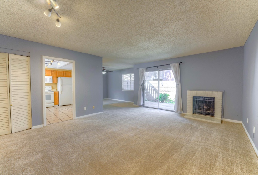 4756 EAGLE CREST DR, Memphis, Tennessee 38117, 2 Bedrooms Bedrooms, 4 Rooms Rooms,1.1 BathroomsBathrooms,Residential,For Sale,EAGLE CREST,10223392