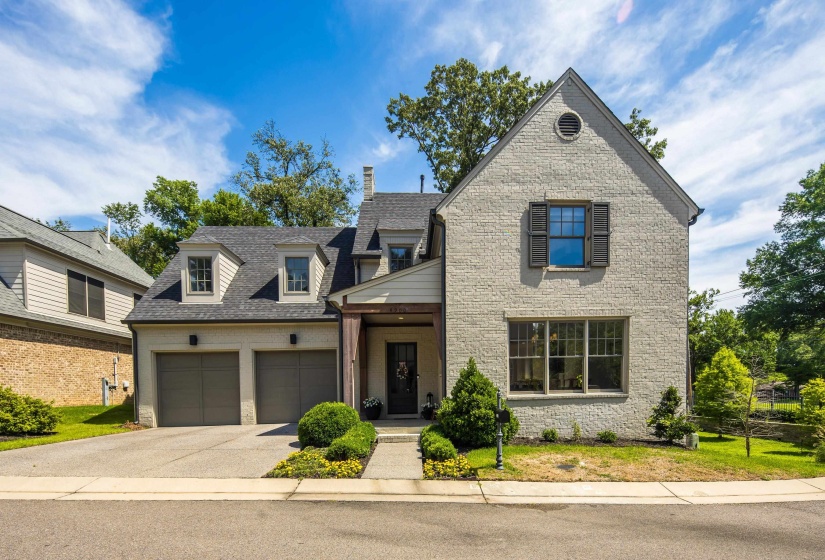 4900 GROSVENOR HILL CV, Memphis, Tennessee 38117, 4 Bedrooms Bedrooms, 9 Rooms Rooms,3.1 BathroomsBathrooms,Residential,For Sale,GROSVENOR HILL,10223393