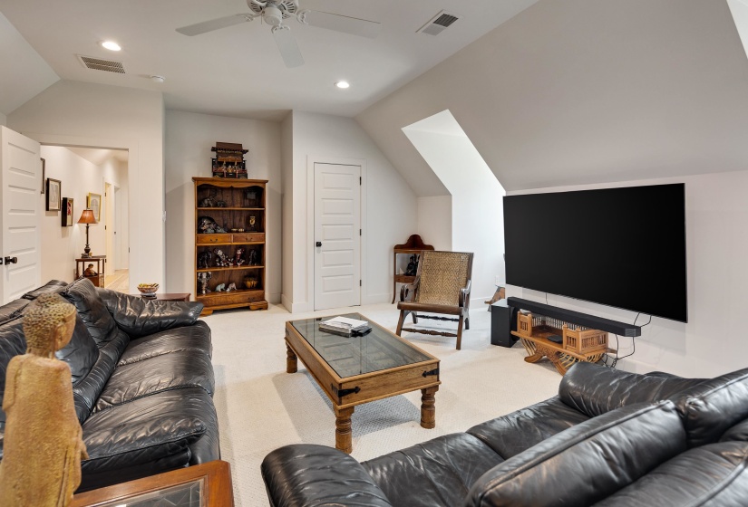 4900 GROSVENOR HILL CV, Memphis, Tennessee 38117, 4 Bedrooms Bedrooms, 9 Rooms Rooms,3.1 BathroomsBathrooms,Residential,For Sale,GROSVENOR HILL,10223393