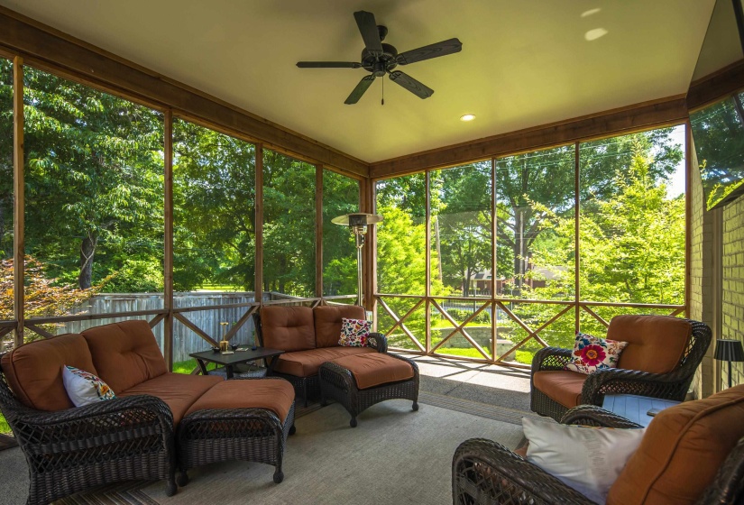 4900 GROSVENOR HILL CV, Memphis, Tennessee 38117, 4 Bedrooms Bedrooms, 9 Rooms Rooms,3.1 BathroomsBathrooms,Residential,For Sale,GROSVENOR HILL,10223393