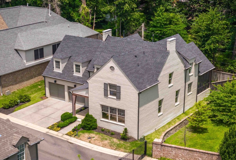 4900 GROSVENOR HILL CV, Memphis, Tennessee 38117, 4 Bedrooms Bedrooms, 9 Rooms Rooms,3.1 BathroomsBathrooms,Residential,For Sale,GROSVENOR HILL,10223393