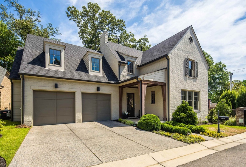 4900 GROSVENOR HILL CV, Memphis, Tennessee 38117, 4 Bedrooms Bedrooms, 9 Rooms Rooms,3.1 BathroomsBathrooms,Residential,For Sale,GROSVENOR HILL,10223393