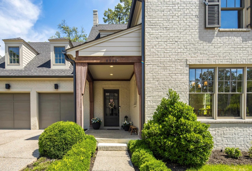 4900 GROSVENOR HILL CV, Memphis, Tennessee 38117, 4 Bedrooms Bedrooms, 9 Rooms Rooms,3.1 BathroomsBathrooms,Residential,For Sale,GROSVENOR HILL,10223393