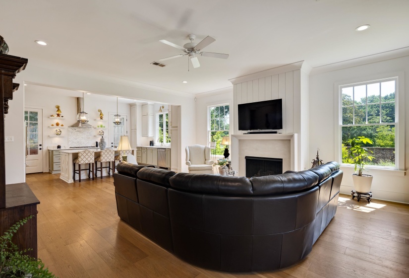 4900 GROSVENOR HILL CV, Memphis, Tennessee 38117, 4 Bedrooms Bedrooms, 9 Rooms Rooms,3.1 BathroomsBathrooms,Residential,For Sale,GROSVENOR HILL,10223393