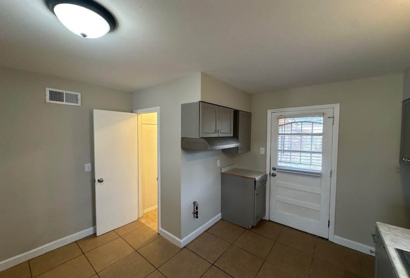 3553 JULIA ST, Memphis, Tennessee 38127, 3 Bedrooms Bedrooms, 5 Rooms Rooms,1 BathroomBathrooms,Residential,For Sale,JULIA,10223395