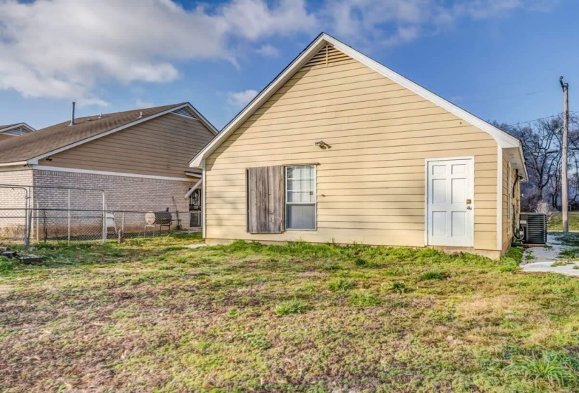 157 CEDAR AVE, Memphis, Tennessee 38107, 3 Bedrooms Bedrooms, 5 Rooms Rooms,2 BathroomsBathrooms,Residential,For Sale,CEDAR,10223396