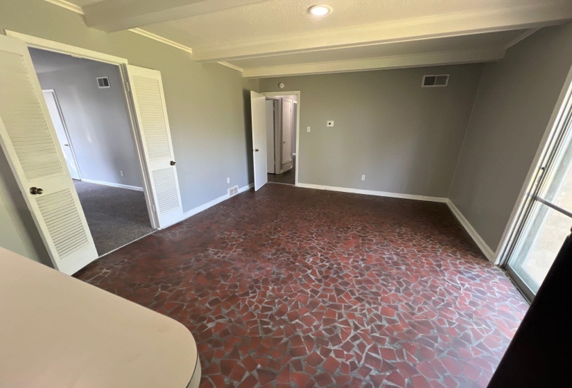 4936 WARRINGTON RD, Memphis, Tennessee 38118, 3 Bedrooms Bedrooms, 7 Rooms Rooms,2 BathroomsBathrooms,Residential,For Sale,WARRINGTON,10223401
