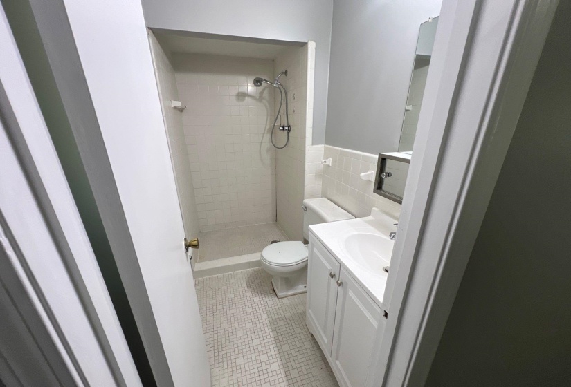4936 WARRINGTON RD, Memphis, Tennessee 38118, 3 Bedrooms Bedrooms, 7 Rooms Rooms,2 BathroomsBathrooms,Residential,For Sale,WARRINGTON,10223401