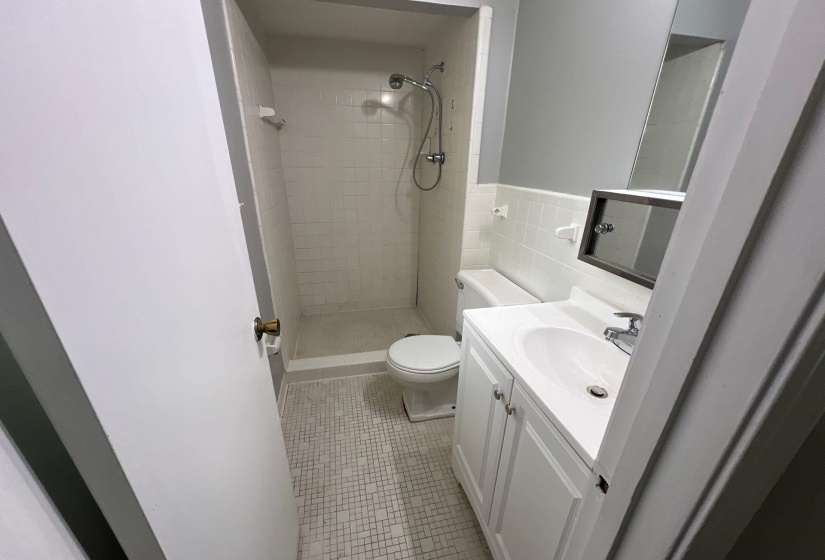 4936 WARRINGTON RD, Memphis, Tennessee 38118, 3 Bedrooms Bedrooms, 7 Rooms Rooms,2 BathroomsBathrooms,Residential,For Sale,WARRINGTON,10223401