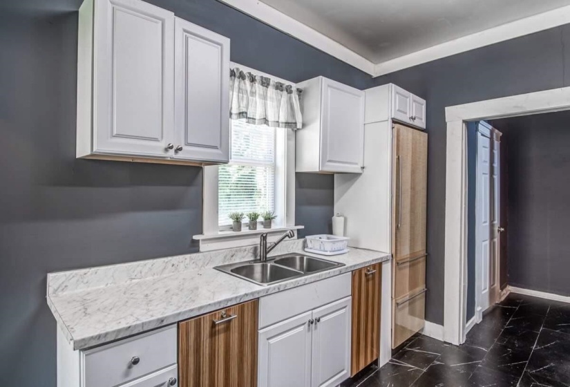 1712 GLENVIEW AVE, Memphis, Tennessee 38106, 5 Bedrooms Bedrooms, 9 Rooms Rooms,2 BathroomsBathrooms,Residential,For Sale,GLENVIEW,10223404