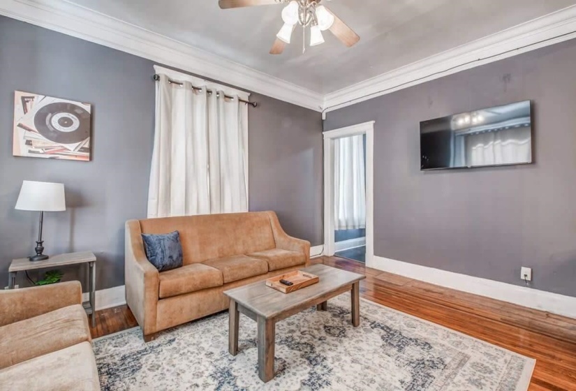 1712 GLENVIEW AVE, Memphis, Tennessee 38106, 5 Bedrooms Bedrooms, 9 Rooms Rooms,2 BathroomsBathrooms,Residential,For Sale,GLENVIEW,10223404