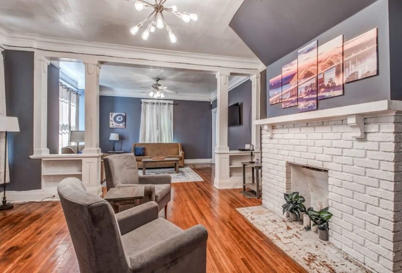 1712 GLENVIEW AVE, Memphis, Tennessee 38106, 5 Bedrooms Bedrooms, 9 Rooms Rooms,2 BathroomsBathrooms,Residential,For Sale,GLENVIEW,10223404