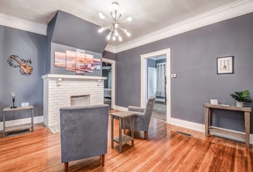 1712 GLENVIEW AVE, Memphis, Tennessee 38106, 5 Bedrooms Bedrooms, 9 Rooms Rooms,2 BathroomsBathrooms,Residential,For Sale,GLENVIEW,10223404