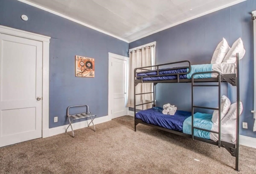 1712 GLENVIEW AVE, Memphis, Tennessee 38106, 5 Bedrooms Bedrooms, 9 Rooms Rooms,2 BathroomsBathrooms,Residential,For Sale,GLENVIEW,10223404