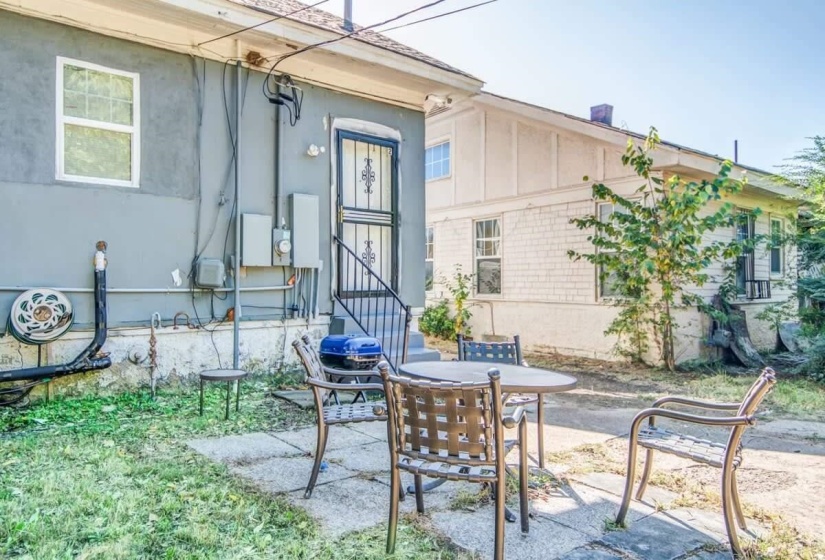 1712 GLENVIEW AVE, Memphis, Tennessee 38106, 5 Bedrooms Bedrooms, 9 Rooms Rooms,2 BathroomsBathrooms,Residential,For Sale,GLENVIEW,10223404