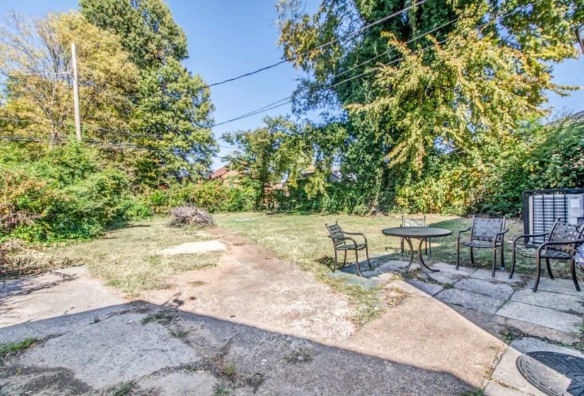1712 GLENVIEW AVE, Memphis, Tennessee 38106, 5 Bedrooms Bedrooms, 9 Rooms Rooms,2 BathroomsBathrooms,Residential,For Sale,GLENVIEW,10223404