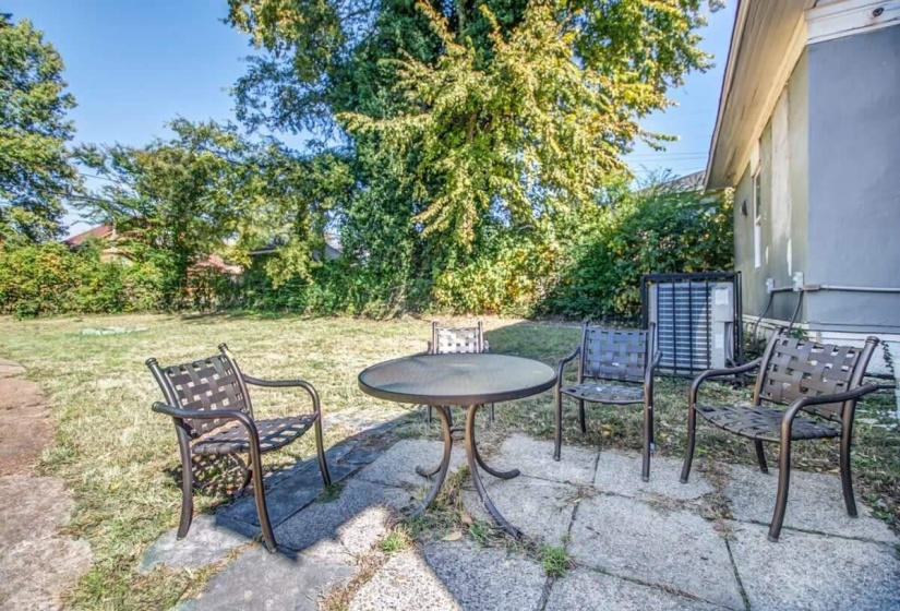1712 GLENVIEW AVE, Memphis, Tennessee 38106, 5 Bedrooms Bedrooms, 9 Rooms Rooms,2 BathroomsBathrooms,Residential,For Sale,GLENVIEW,10223404