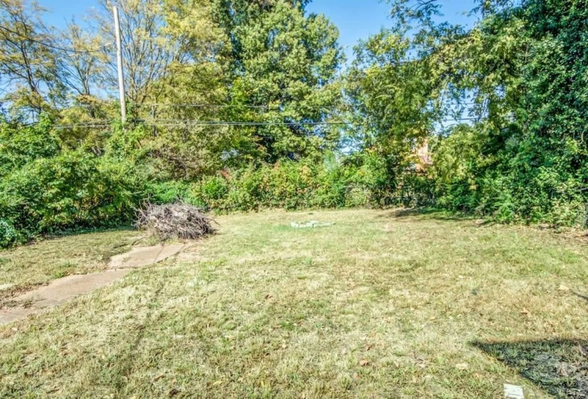 1712 GLENVIEW AVE, Memphis, Tennessee 38106, 5 Bedrooms Bedrooms, 9 Rooms Rooms,2 BathroomsBathrooms,Residential,For Sale,GLENVIEW,10223404