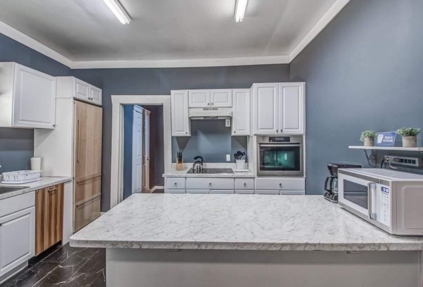1712 GLENVIEW AVE, Memphis, Tennessee 38106, 5 Bedrooms Bedrooms, 9 Rooms Rooms,2 BathroomsBathrooms,Residential,For Sale,GLENVIEW,10223404