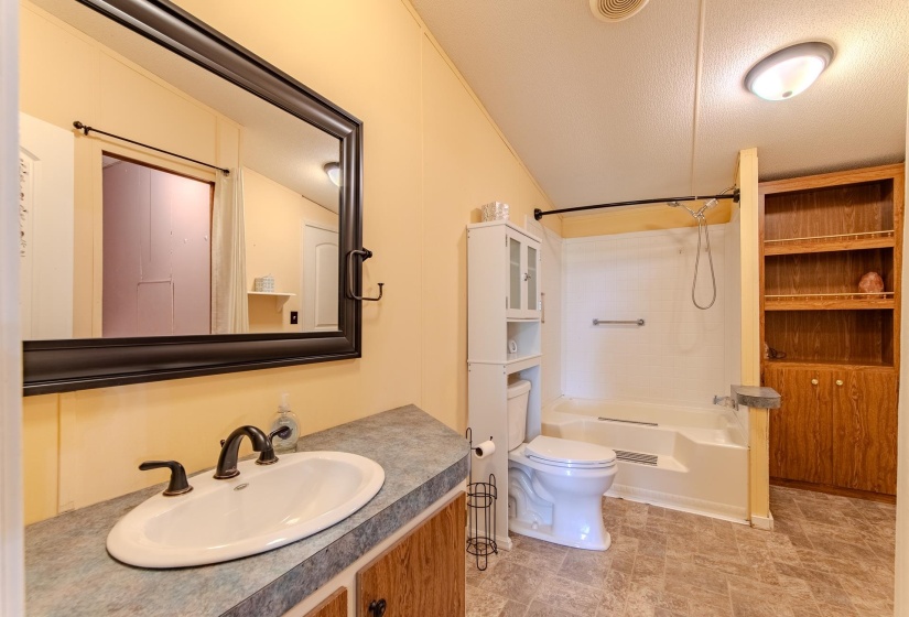 23 OLD FERRY RD, Bath Springs, Tennessee 38311, 3 Bedrooms Bedrooms, 7 Rooms Rooms,2 BathroomsBathrooms,Residential,For Sale,OLD FERRY,10223413