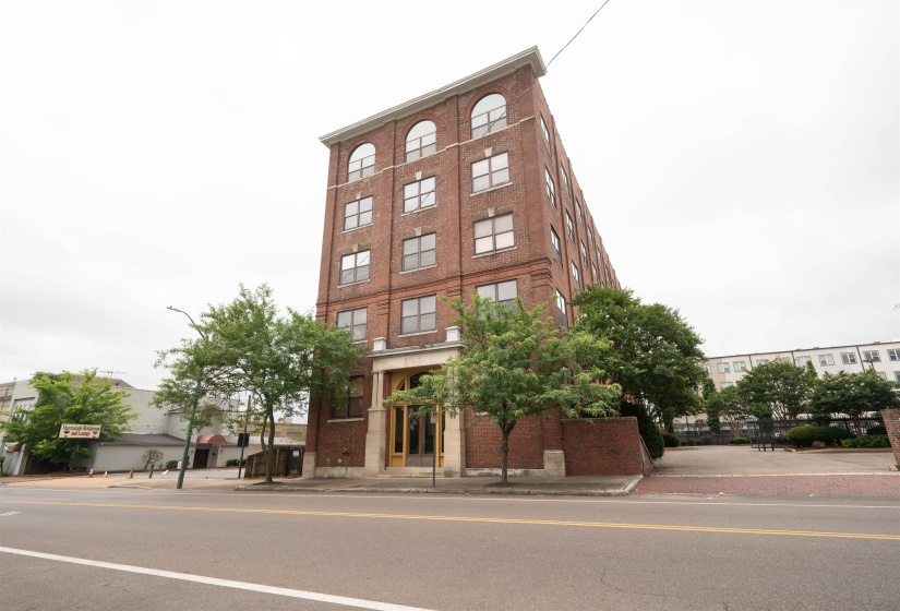 137 G E PATTERSON AVE, Memphis, Tennessee 38103, 2 Bedrooms Bedrooms, 5 Rooms Rooms,2 BathroomsBathrooms,Residential,For Sale,G E PATTERSON,10223424