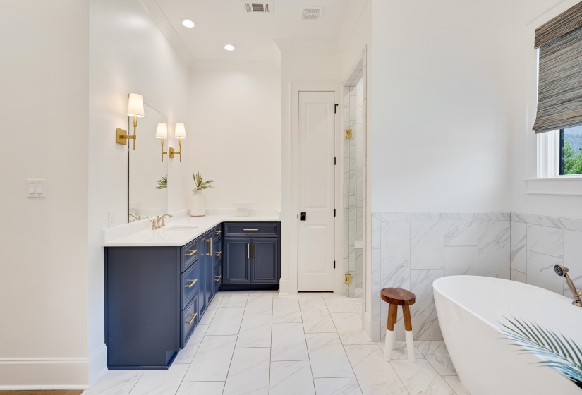 2487 ALLELON BEND LN, Germantown, Tennessee 38138, 5 Bedrooms Bedrooms, 12 Rooms Rooms,4.1 BathroomsBathrooms,Residential,For Sale,ALLELON BEND,10223426