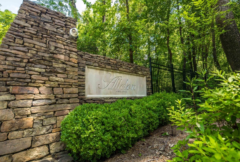 2487 ALLELON BEND LN, Germantown, Tennessee 38138, 5 Bedrooms Bedrooms, 12 Rooms Rooms,4.1 BathroomsBathrooms,Residential,For Sale,ALLELON BEND,10223426